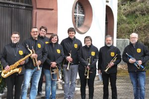 Mitwirkende Musiker bei der Prozession in Aschbach