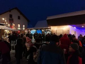 Nikolaus zwischen den Besuchern