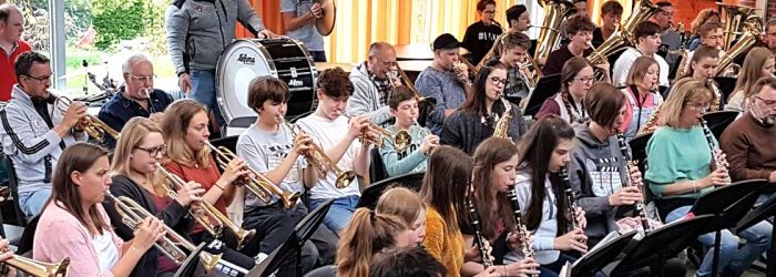 gemeinsame Probe mit den Musikern des Überwald-Gymnasiums