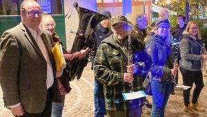Am Rathaus mit Bürgermeister Dr. Sascha Weber