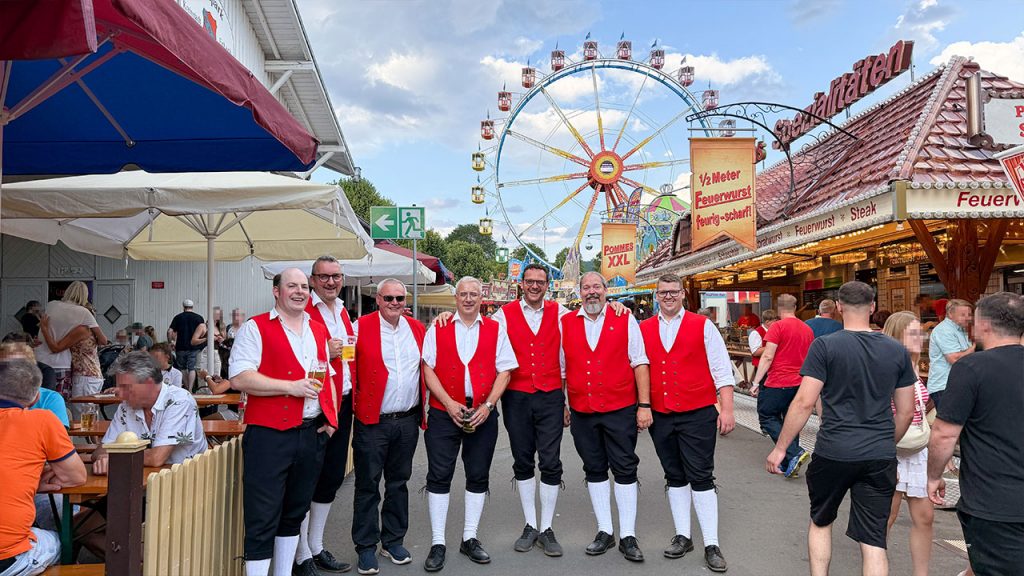 ein paar Musiker vor dem Riesenrad