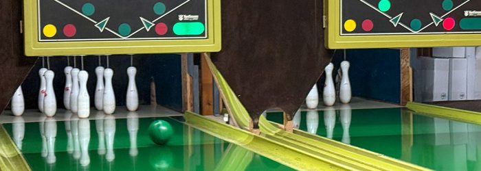 Banner - zwei Kegelbahnen